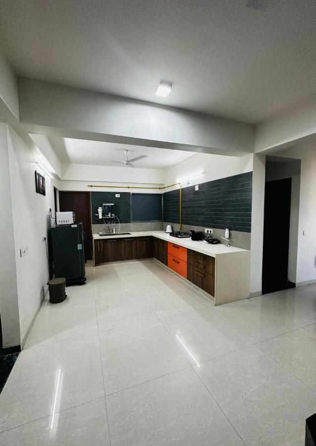 River Front Property Ahmedabad Extérieur photo