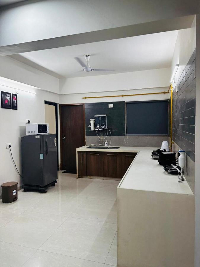 River Front Property Ahmedabad Extérieur photo