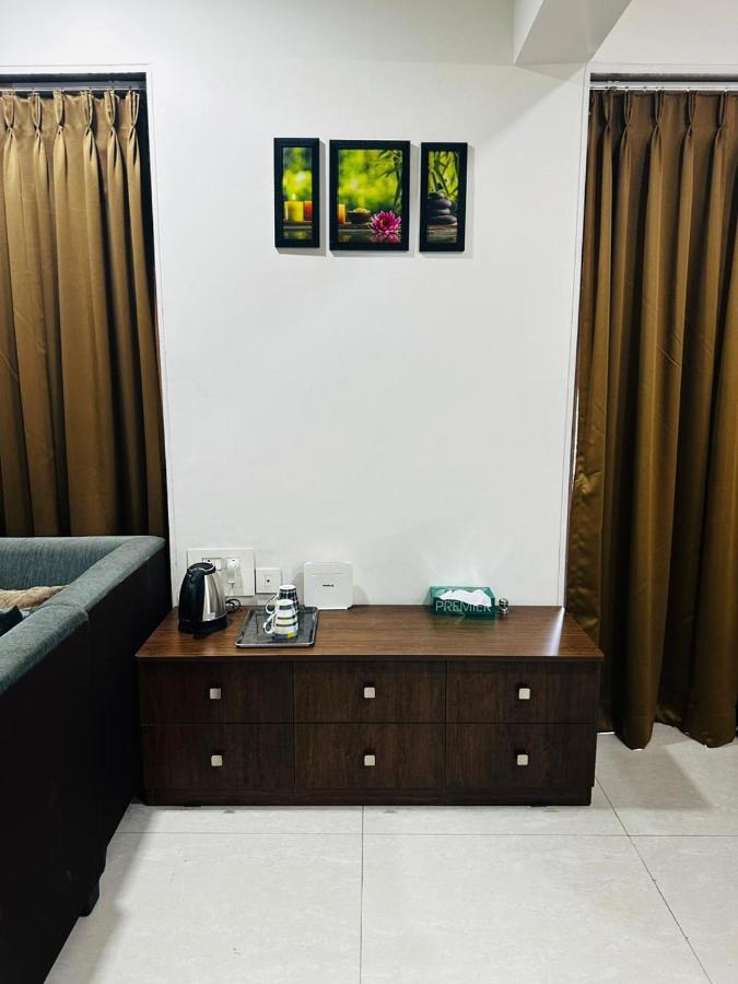 River Front Property Ahmedabad Extérieur photo